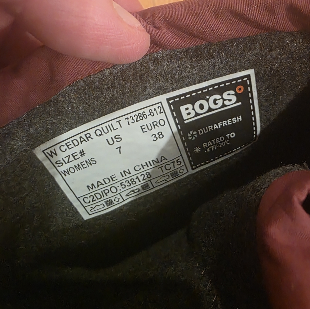 Bogs Cedar Quilted Boots - Picture 7 of 7